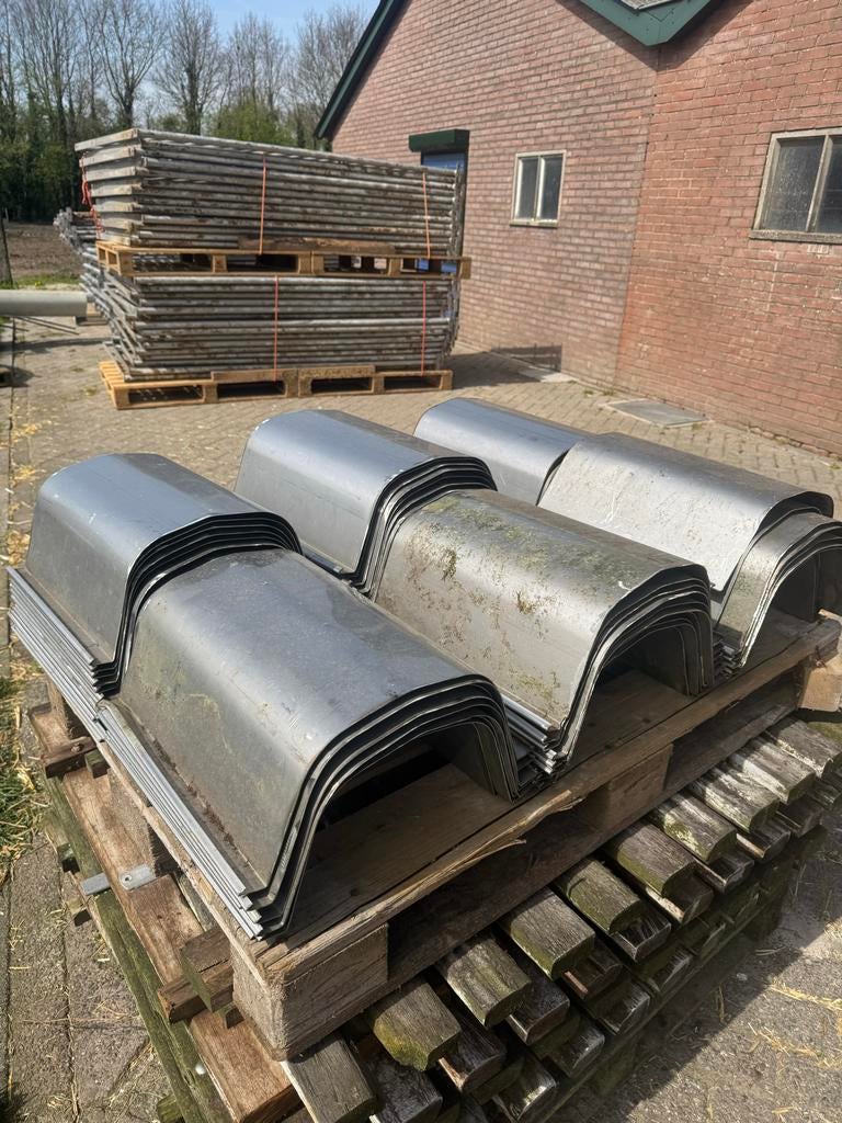 Kalvertrog 70 stuks van 40cm, Ophalen