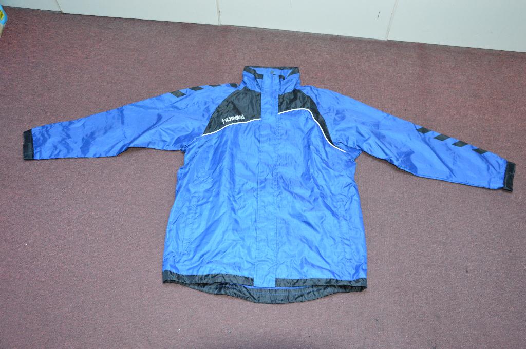 Regenjas Hummel blauw met zwart, maat 164, Kinderen en Baby's, Kinderkleding | Maat 164, Jongen of Meisje, Ophalen of Verzenden