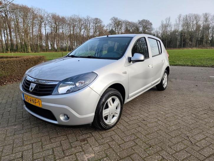 Dacia Sandero 1.2 16V Black Line, Airco, trekhaak, nwe driem, Auto's, Dacia, Bedrijf, Sandero, ABS, Airbags, Airconditioning, Boordcomputer