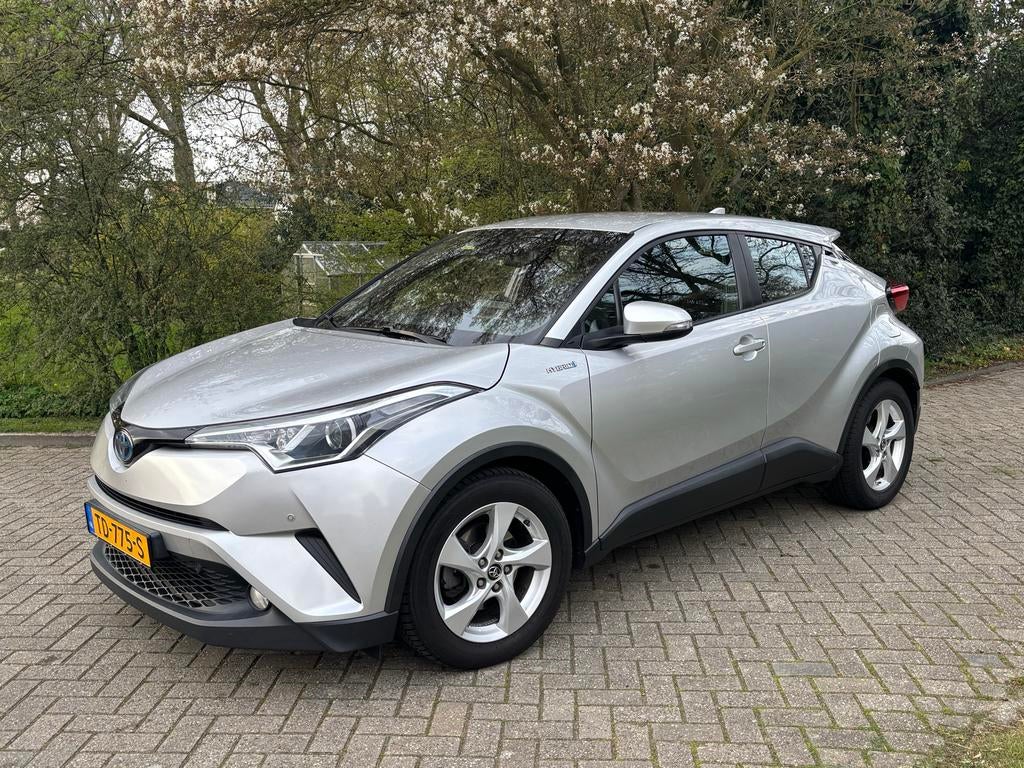 Toyota C-HR 1.8 Hybrid 122pk CVT 2018 Grijs, 725 kg, 4 cilinders, 75 €/maand, SUV of Terreinwagen