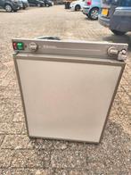 Dometic RM-4200 absorptie inbouw koelkast op gas 12v 220v, Ophalen of Verzenden, Magneetbord