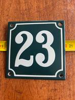 Huisnummer 23 groen/creme zwaar geëmailleerd 10x10cm nieuw, Ophalen of Verzenden, Zo goed als nieuw