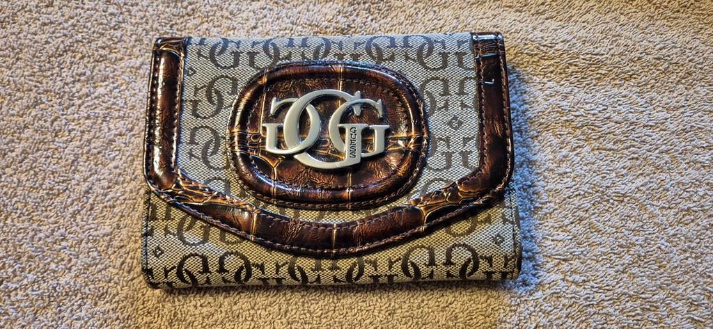 Guess portemonnee
ZGAN, Sieraden, Tassen en Uiterlijk, Portemonnees, Ophalen of Verzenden, Zo goed als nieuw, Bruin, Guess