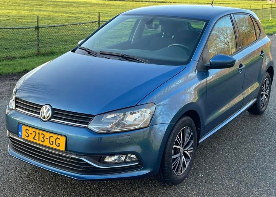 Volkswagen Polo 1.2 TSI 66KW 2016 Blauw, Auto's, Stof, 40 €/maand, Zwart, 4 cilinders