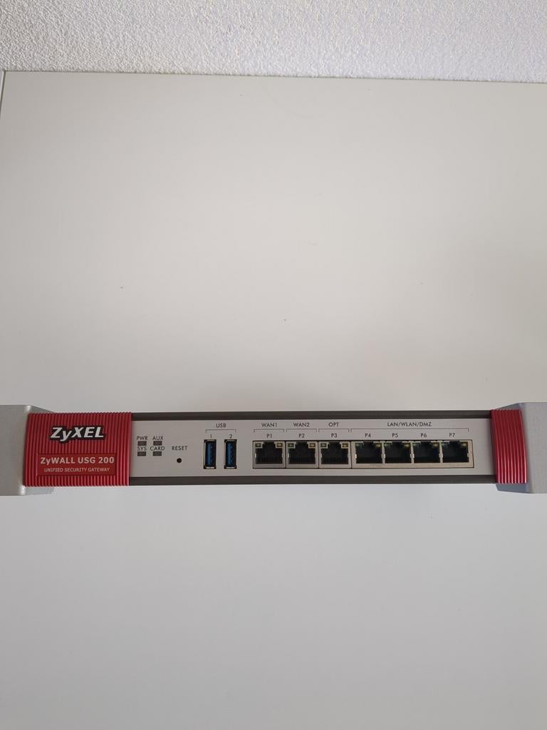 Zyxel ZyWALL USG 200 Unified Security Gateway Router, Computers en Software, Routers en Modems, Ophalen of Verzenden, Gebruikt