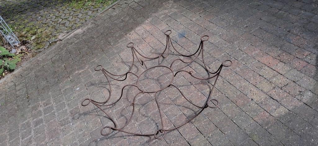 Stalen kaarskroonluchter/kandelaar met glazen vaasjes, Ophalen