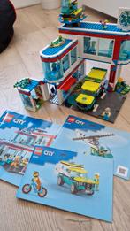 Lego city ziekenhuis 60330, Kinderen en Baby's, Speelgoed | Duplo en Lego, Ophalen, Zo goed als nieuw