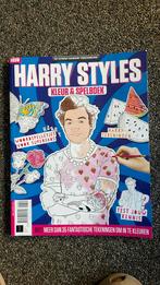 Harry Styles kleur en spelbooek, Ophalen of Verzenden, Zo goed als nieuw