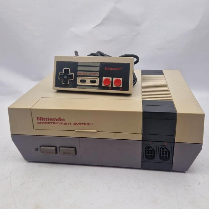 Nintendo Entertainment System NES + Controller || Nu €99,99, Spelcomputers en Games, Games | Nintendo NES, Zo goed als nieuw, Racen en Vliegen