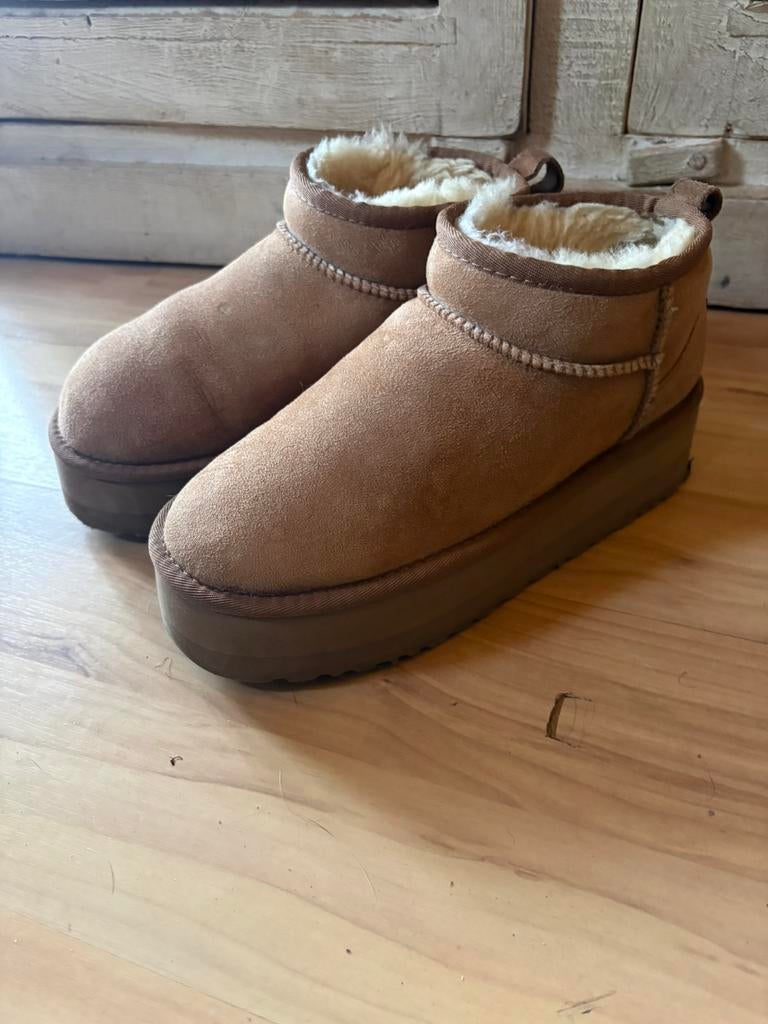 Originele Ugg mini platform chestnut mt 38, Bruin, Lage of Enkellaarzen, Ophalen of Verzenden, Zo goed als nieuw