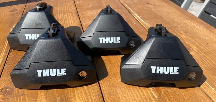 Thule voetenset 7105 evoclamp, Auto diversen, Dakdragers, Zo goed als nieuw, Ophalen of Verzenden