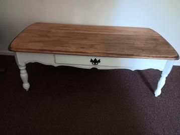 retro vintage landelijk gepimpte salontafel met laadje beschikbaar voor biedingen