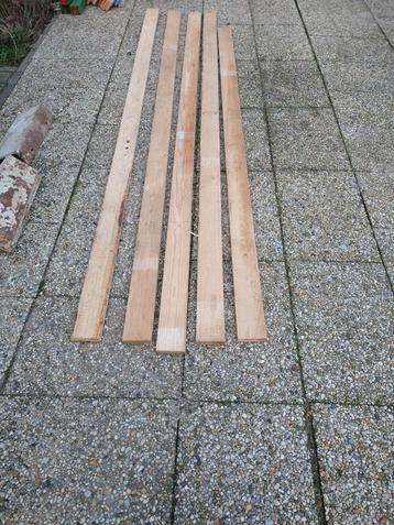 5 planken hout €2.50 per stuk 