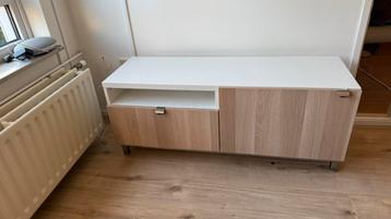 Ikea Besta tv meubel beschikbaar voor biedingen