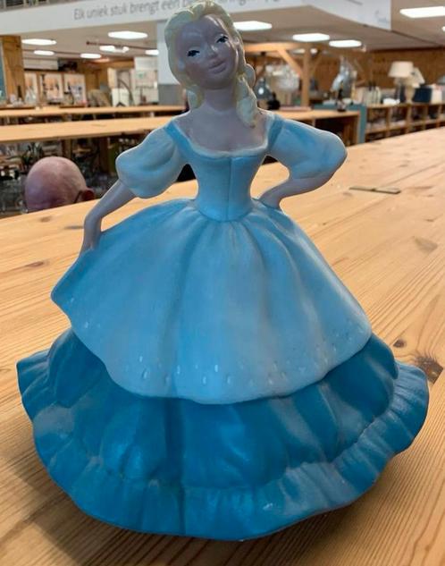 Vintage Porcelain Disney Princess Belle Hand Painted Dancing, Verzamelen, Beelden en Beeldjes, Ophalen of Verzenden