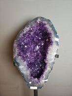 Amethist geode op standaard nr.41, Verzamelen, Mineralen en Fossielen, Ophalen of Verzenden, Mineraal
