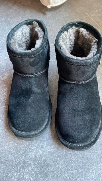 Warmbat uggs mt 38 zo goed als nieuw beschikbaar voor biedingen