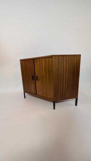 Vintage Simpla Lux Hoekkast – Jaren ’60 beschikbaar voor biedingen
