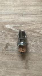 Flessen schenker uit Zweden, Ophalen