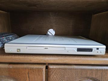 Dvd speler met afstandsbediening beschikbaar voor biedingen