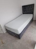 Boxspring + bureau + 2 nachtkastjes zeer netjes, Ophalen, Zo goed als nieuw, Tweepersoons, 90 cm