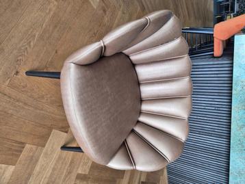 Gouden schelp fauteuil  beschikbaar voor biedingen