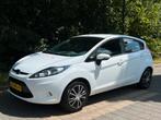 Nette Ford Fiesta 1.25 | LED koplampen | CarPlay | 4 DEURS |, Voorwielaandrijving, 1242 cc, 4 cilinders, Wit