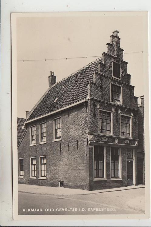 Alkmaar, Hoek Kapelsteeg en de Laat, Verzamelen, Ansichtkaarten | Nederland, Ongelopen, Noord-Holland, 1920 tot 1940, Ophalen of Verzenden