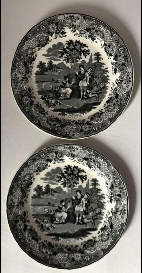 Twee gave  wandborden Ruth&Boaz Petrus Regout Maastricht, Antiek en Kunst, Antiek | Wandborden en Tegels, Ophalen of Verzenden
