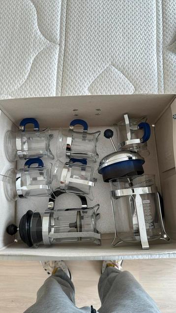 antieke Koffiepers bodum set met 5 glazen beschikbaar voor biedingen