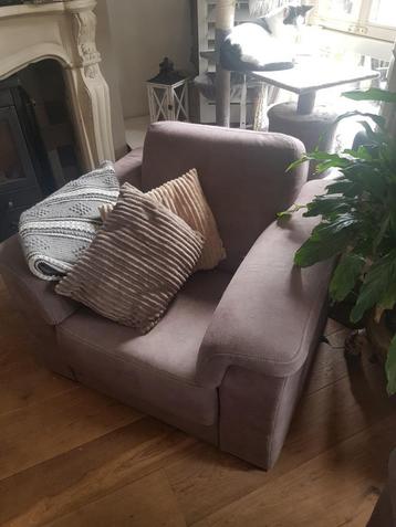 Fauteuil taupe/ grijs gratis beschikbaar voor biedingen
