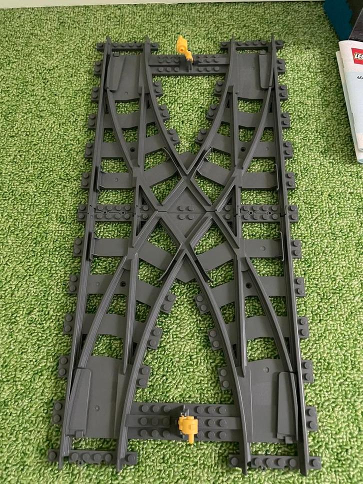 LEGO  7996 kruiswissel, Engelse wissel, Hobby en Vrije tijd, Modeltreinen | Overige schalen, Zo goed als nieuw, Rails, Gelijkstroom