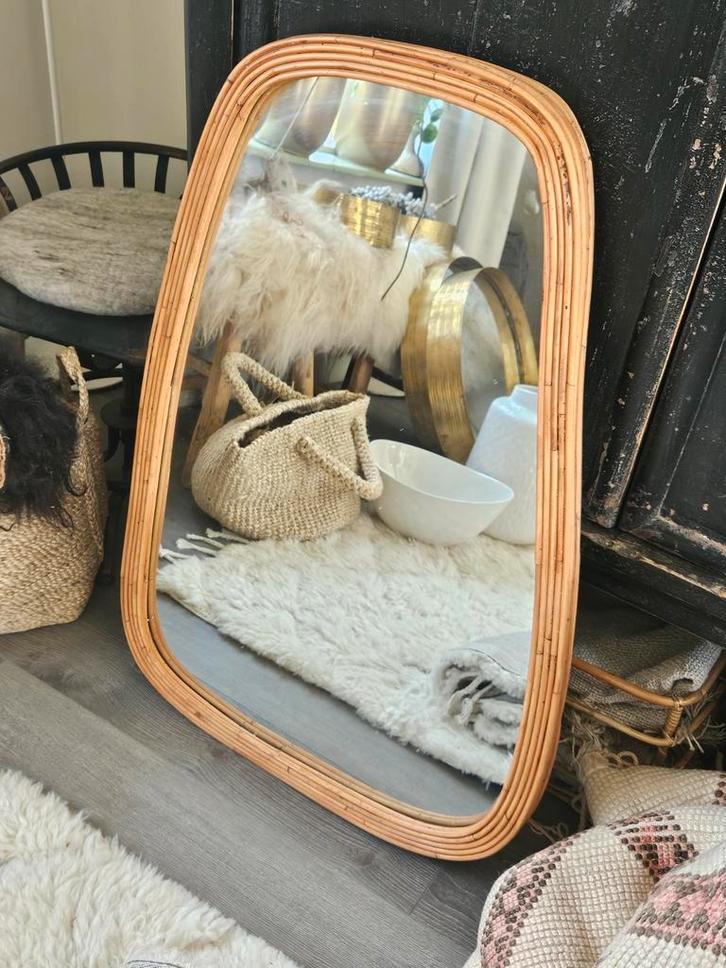 UCN ovale spiegel XL met rotan rand - nieuw, Huis en Inrichting, Woonaccessoires | Spiegels, Nieuw, Minder dan 50 cm, Minder dan 100 cm