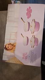 Paris Hilton Pannenset - Nieuw in doos!, Ophalen, Overige materialen, Nieuw, Pannenset