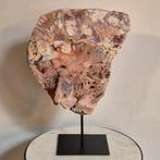 Roze amethist op standaard, Ophalen of Verzenden, Mineraal