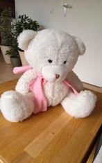 Blokker knuffel witte zittende beer met roze sjaal, Kinderen en Baby's, Speelgoed | Knuffels en Pluche, Ophalen, Zo goed als nieuw
