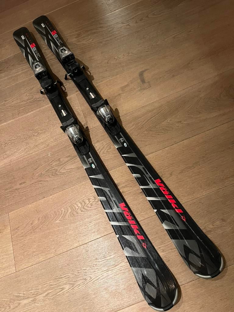 Völkl ski’s 161 cm + bindingen + hoes | goed onderhouden, Sport en Fitness, Skiën en Langlaufen, Overige merken, 160 tot 180 cm
