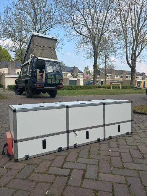 Trespa opbergkast/ bank (in 4x4 camper Toyota/ landrover), Tuin en Terras, Bergingen en Tuinkasten, Zo goed als nieuw, Overige typen