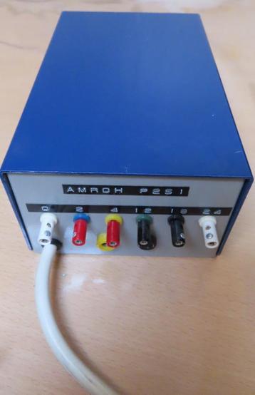 Amroh P251 transformator 0-2-4-12-18-24V / 2A in mooi kastje beschikbaar voor biedingen