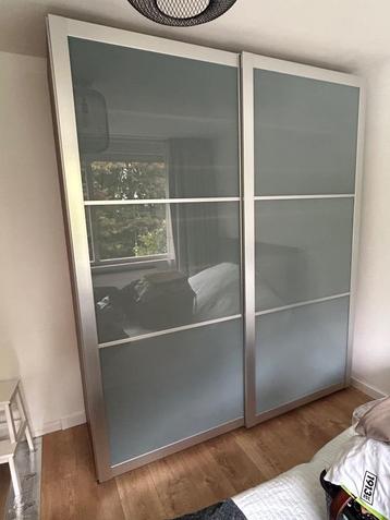 Kledingkast houtlook met schuifdeur