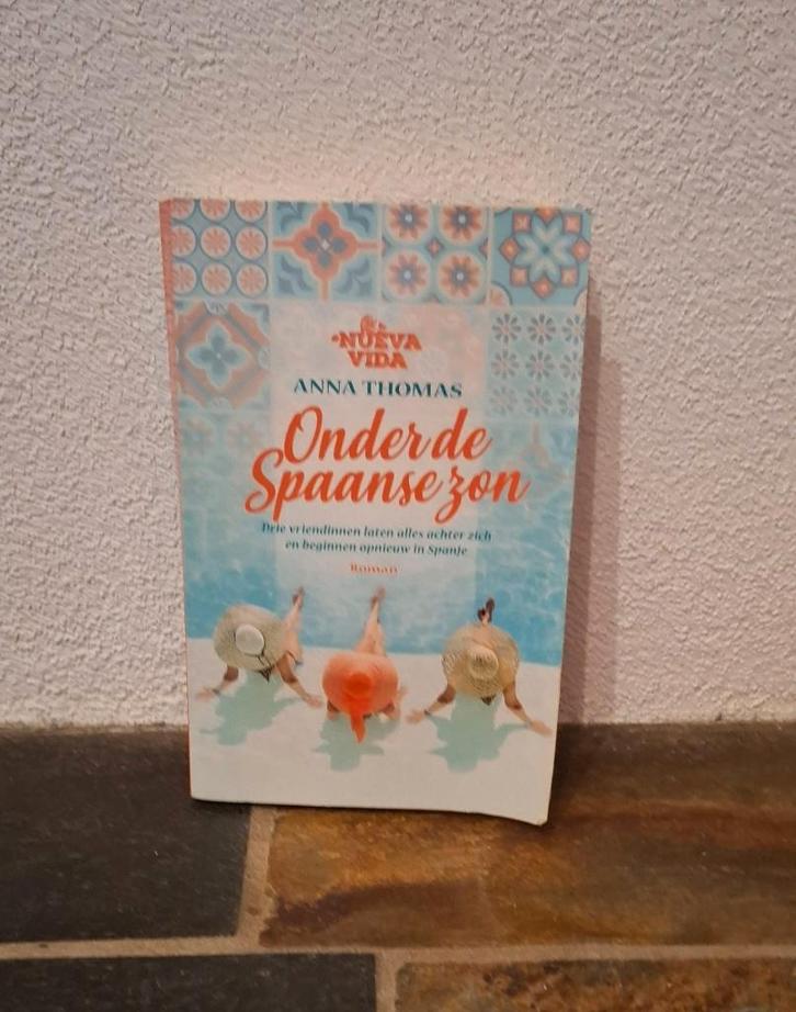 Onder de Spaanse Zon 9789021040189, Boeken, Romans, Zo goed als nieuw, Ophalen of Verzenden