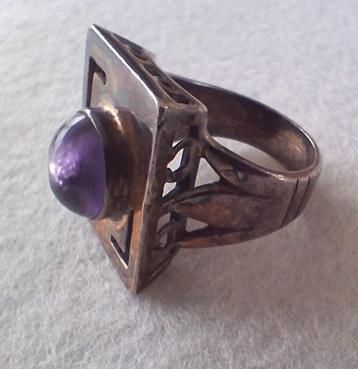 Vintage Ring Keltische Knoop Amethist ook mooi aan ketting.  beschikbaar voor biedingen