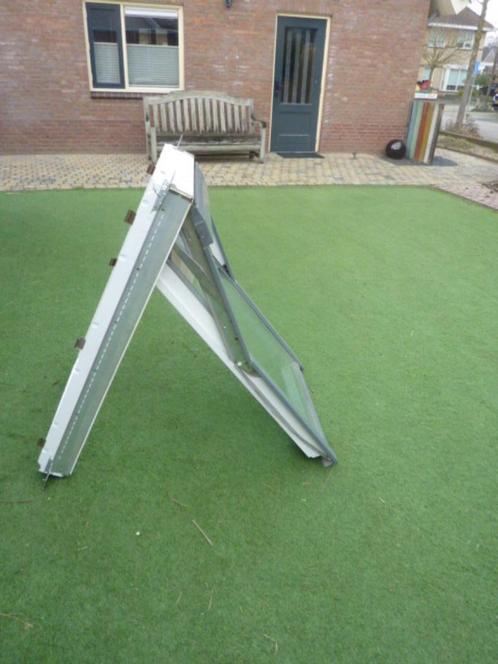 Gebruikt Velux kunststof uitzet tuimelvenst./GPU M06 (78x118, Huis en Inrichting, Stoffering | Gordijnen en Lamellen, Gebruikt