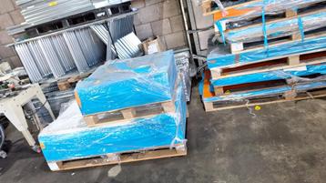 520 m2  kunststof platen 2.5 /3/4/6/7 mm € 1.000,-  beschikbaar voor biedingen
