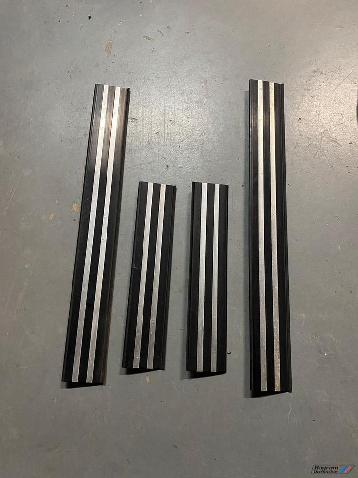 Bmw E34 instaplijsten chroom sedan instaplijst 5-serie, Auto-onderdelen, Carrosserie en Plaatwerk, BMW, Gebruikt, Ophalen of Verzenden