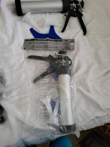 Huizen - Professionele Kitspuiten  beschikbaar voor biedingen