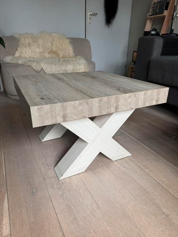 Salontafel beschikbaar voor biedingen
