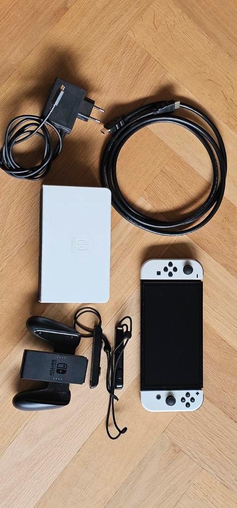 Nintendo switch Oled console, Spelcomputers en Games, Spelcomputers | Nintendo Switch, Zo goed als nieuw, Switch OLED, Met 2 controllers