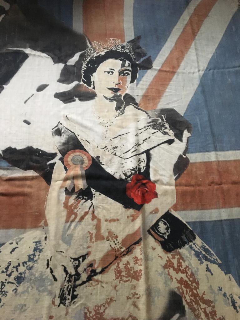 Alexander Mcqueen  Queen Elizabeth scarf, Ophalen of Verzenden, Zo goed als nieuw