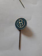 Speldje B >> Blauw wit, Verzamelen, Ophalen of Verzenden, Zo goed als nieuw, Sport, Speldje of Pin